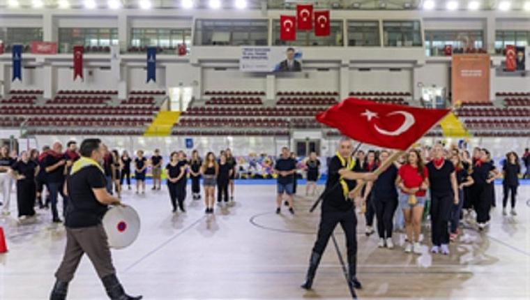 İzmir'de zeybek bilmeyen kalmayacak