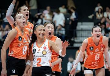 Eczacıbaşı Peron İstanbul'un derbide rakibi VakıfBank