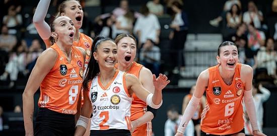 Eczacıbaşı Peron İstanbul'un derbide rakibi VakıfBank