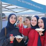 KOÜ'lü gençler Büyükşehir'le enerji depoluyor; 'Gelin Tanış Olalım'da eğlence başladı