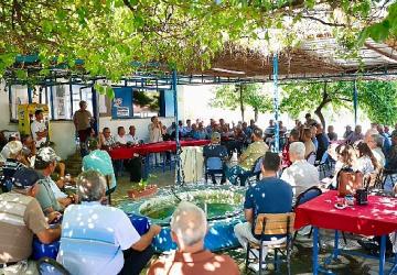 Didim Belediye Başkanı Hatice Gençay, zeytin üreticileriyle bir araya geldi
