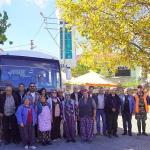 Seferihisar Belediye Başkan Vekili Fuat Gümüş, Gödence Üretici Pazarı'nı ziyaret ederek üreticilerle bir araya geldi.