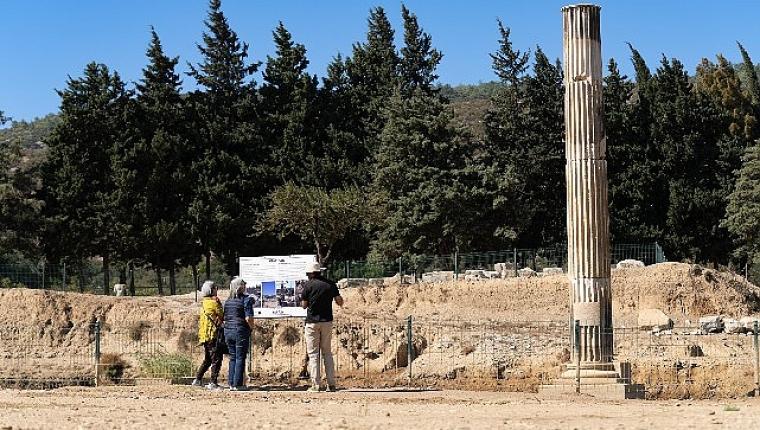 Klaros'ta 3 bin 300 yıllık kehanetin izinde
