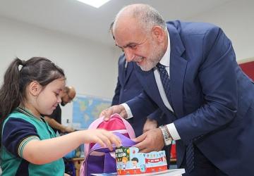 Bu Yıl da Tüm Öğrencilerin Çanta ve Kırtasiye Seti Canik Belediyesi'nden