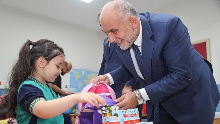 Bu Yıl da Tüm Öğrencilerin Çanta ve Kırtasiye Seti Canik Belediyesi'nden