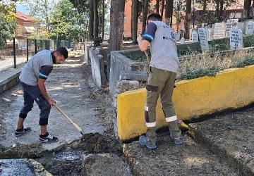 Hatıralara saygı, ziyaretlere huzur