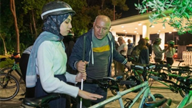 Görme engelliler Kültürpark'ta pedal çevirdi