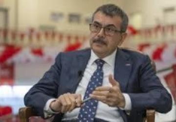 MEB'den 81 ile genelge: Cep telefonu, veli randevusu, önlük ve deneme sınavlarında yeni dönem