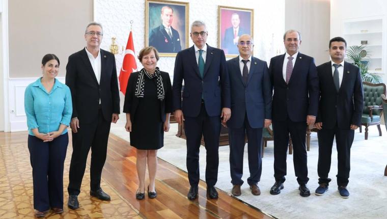Hekimler Talep ve Sorunlarını Bakan Memişoğlu’na Sundu