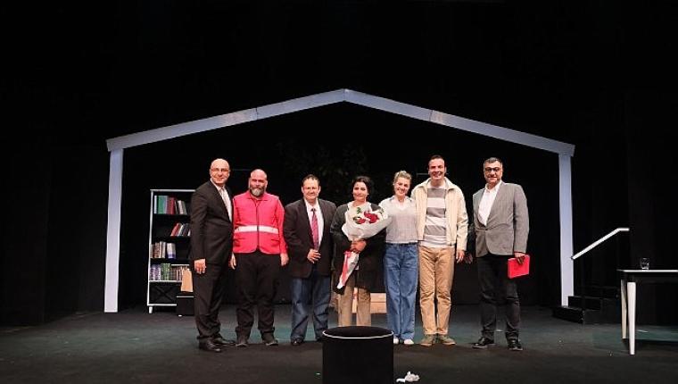 Şehrin Tiyatrosu “Yenilmez" oyunuyla 11. Adana Şehir Tiyatroları Festivali'ne konuk oldu