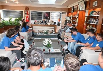 Erasmus öğrencilerinden Başkan Topaloğlu'na ziyaret