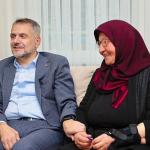 Başkan Vekili Akın'dan yaşlılara büyük vefa