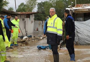 Esence ve Yalıçiftlik'te Sağanak Sonrası Taşkın Müdahalesi