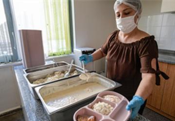 Büyükşehir Yuvamız İzmir'deki minikleri de unutmuyor