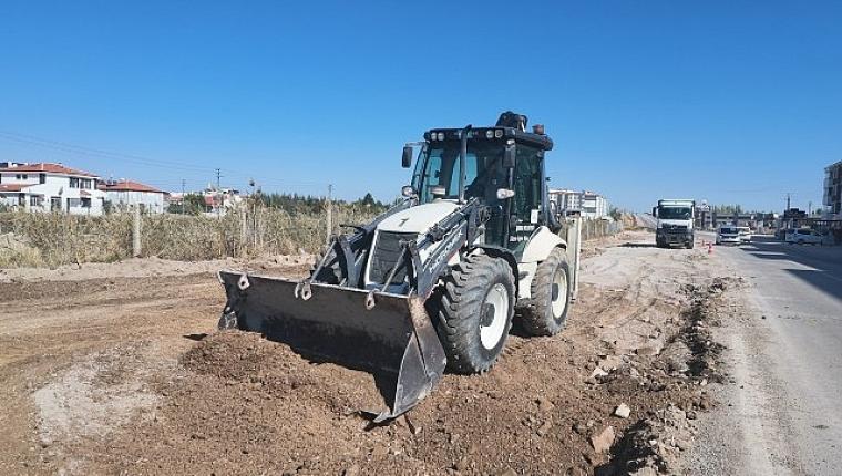 Çumra Belediyesi'nden Mavi Tünel Caddesi'nde Çevre Düzenlemesi Çalışması