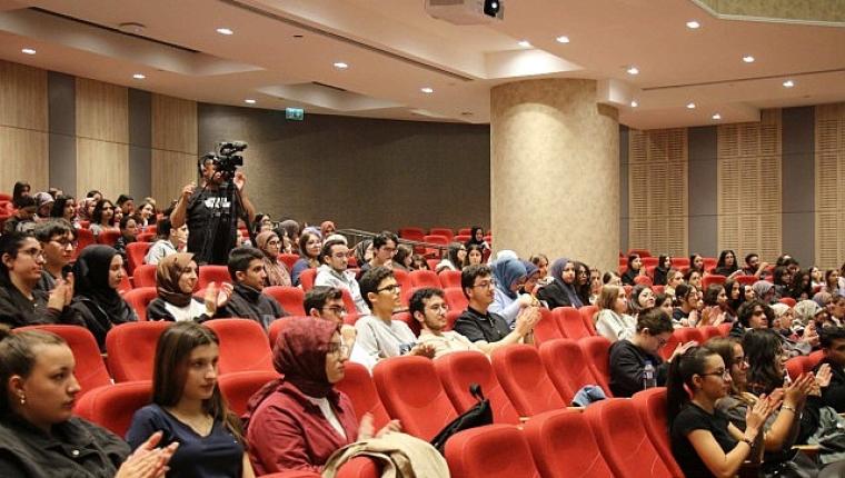 Üsküdar Üniversitesi'nde ilk ders bağımlılıkla mücadele oldu!