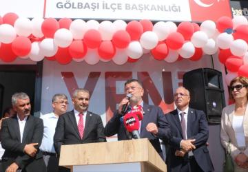 YENİ Parti Gölbaşı İlçe Başkanlığı açıldı: Belediye Başkanları Yıldırım ve Arıcı’ya rozet takıldı - Videolu Haber