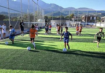 Tekirova'ya yeni halı saha kazandırıldı
