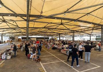 Büyükşehir'in ikinci el pazarları birinci yılını doldurdu