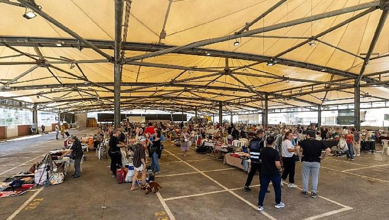 Büyükşehir'in ikinci el pazarları birinci yılını doldurdu