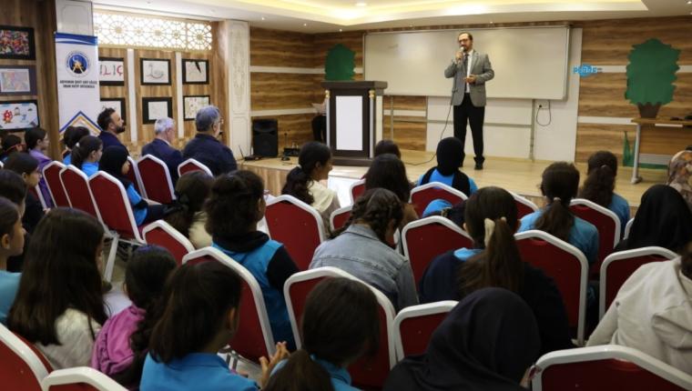 Adıyaman’da ‘Bir ayrıcalıktır imam hatipli olmak’ konferansı düzenlendi