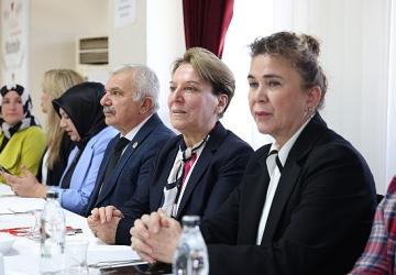 Keçiören'de “Değerlerimizin İzinde Kadın ve Aile" Söyleşisi Düzenlendi