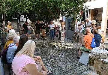 Polonyalı öğretmenlerden Kemer Belediyesi Kültür Evi'ne ziyaret