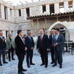 Vali Küçük Tarihi Tuz Hanı’ndaki restorasyon çalışmalarını inceledi​‌