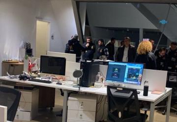Halk TV’ye polis baskını: Özgür Özel’den kayyım tepkisi