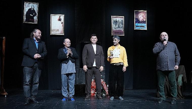 Kardeş tiyatrodan Maltepe'de unutulmaz gece