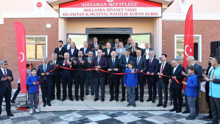 Adıyaman’da hafızlık Kur’an kursu ve cami dualarla hizmete açıldı​‌