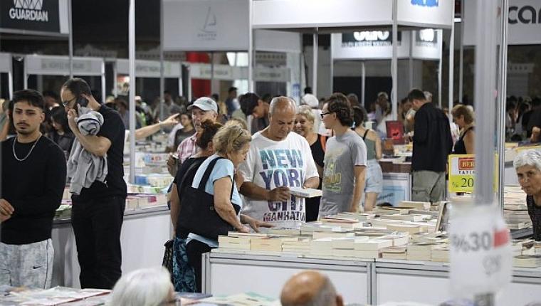 8. Edremit Kitap Fuarı Kitapseverlere kapılarını açtı