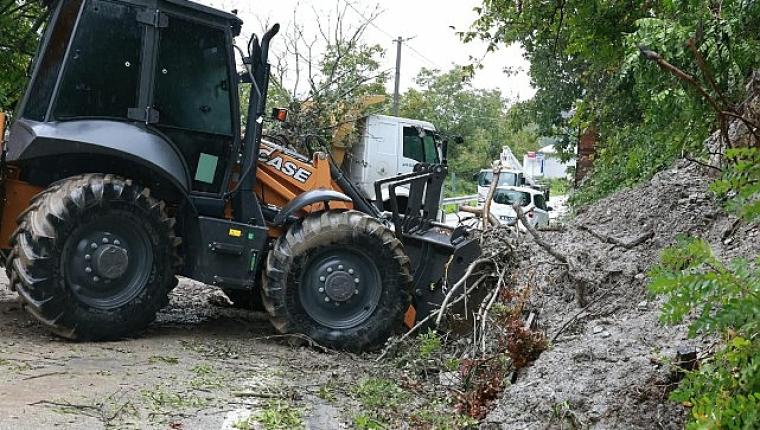 Osmangazi Belediyesi'nden Toprak Kaymasına Hızlı Müdahale