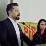 ADIYAMAN (PERRE) - ​​​​​​​Behçet ATABEK-Şeriban ÖZÇAKMAK - Pir Sultan Abdal Kültür Derneği Adıyaman Şubesi tarafından Muharrem ayı dolayısıyla düzenlenen Aşure Cemi, yoğun katılımla gerçekleştirildi.