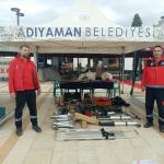 ADIYAMAN (PERRE) - (Berfin GÜRBÜZ) - Adıyaman Belediyesi, 13 Ekim Dünya Afet Risklerini Azaltma Günü kapsamında Kent Meydanı'nda ve iki okulda düzenlediği etkinliklerle vatandaşlara ve öğrencilere afetlere hazırlık konus...