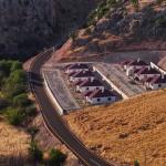 ADIYAMAN (PERRE) - (Berfin GÜRBÜZ) - Adıyaman İl Özel İdaresi tarafından Kahta ilçesine bağlı Kavaklı Köyü'nde yürütülen BSK sıcak asfalt çalışmalarında hedeflenen 50 kilometrelik yolun 48 kilometresi tamamlandı.