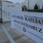 ADIYAMAN (PERRE) - (ADIYAMAN) - Adalet Peşinde Aileleri Platformu Adıyaman Temsilcisi Celal Gezer, 6 Şubat depremlerinde hayatını kaybedenlerin yakınlarının adalet mücadelesine dikkat çekmek amacıyla Adıyaman Yeni Kent M...
