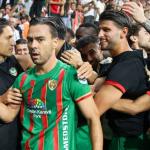 DİYARBAKIR (PERRE) - (Şeriban ÖZÇAKMAK) - Trendyol Süper Lig'in 6'ncı haftasında Beşiktaş'ı sahasında 3-2 mağlup eden Amedspor, puanını 13'e yükselterek averajla liderliğe yerleşti.