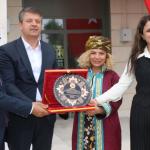 ADIYAMAN (PERRE) - (Şeriban ÖZÇAKMAK) - Adıyaman'da Ahilik geleneğinin bu yılki temsilcisi, kentin esnaflık tarihinde de bir ilke imza attı.