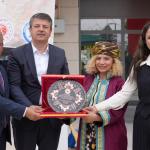 ADIYAMAN (PERRE) - (Enver Efe AYTEKİN) - Adıyaman'da Ahilik Haftası dolayısıyla Kent Meydanı'nda düzenlenen program, esnaf, vatandaşlar ve il protokolünü bir araya getirdi.