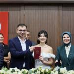 ANKARA (PERRE) - (Şeriban ÖZÇAKMAK) - Aile ve Sosyal Hizmetler Bakanı Mahinur Özdemir Göktaş, Aile ve Gençlik Fonu kapsamında eylül ayında 18 bin 334 gence toplam 2 milyar 76 milyon lira ödeme yapıldığını açıkladı.