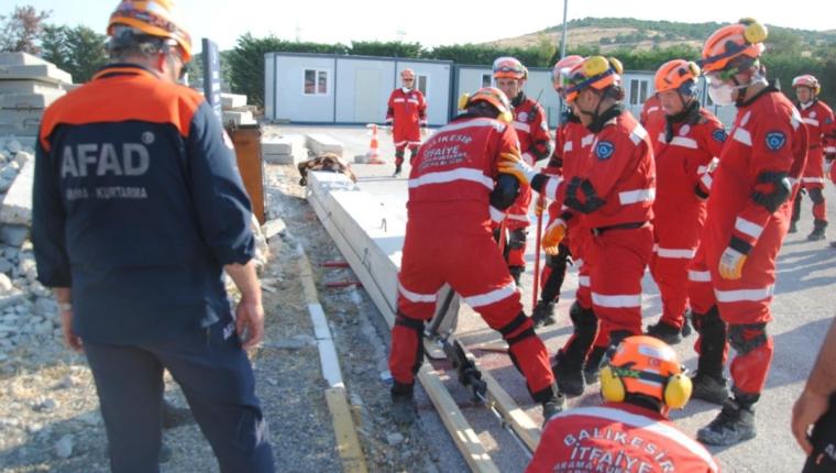 Balıkesir İtfaiyesi AFAD Akreditasyonunu Başarıyla Tamamladı